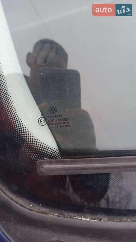 Хетчбек Volkswagen Golf 2001 в Тульчині