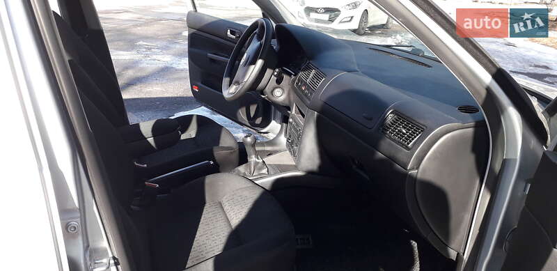 Хетчбек Volkswagen Golf 2002 в Краматорську фото 10 Хетчбек Volkswagen Golf 2002 в Краматорську