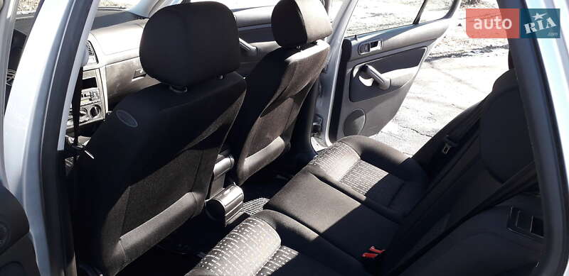 Хетчбек Volkswagen Golf 2002 в Краматорську фото 12 Хетчбек Volkswagen Golf 2002 в Краматорську