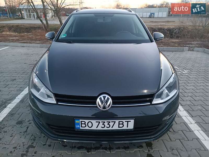 Універсал Volkswagen Golf 2016 в Чернівцях