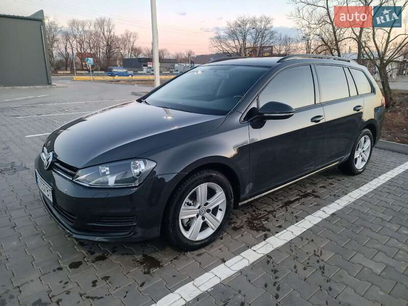 Універсал Volkswagen Golf 2016 в Чернівцях