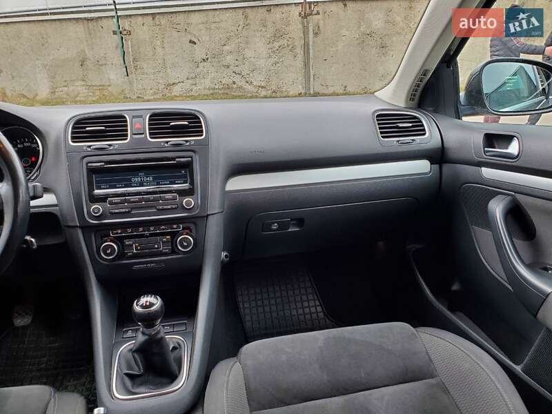 Универсал Volkswagen Golf 2012 в Стрые