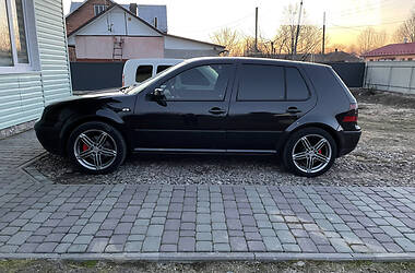 Хэтчбек Volkswagen Golf 1998 в 