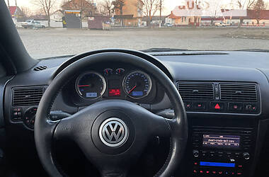 Хэтчбек Volkswagen Golf 1998 в 
