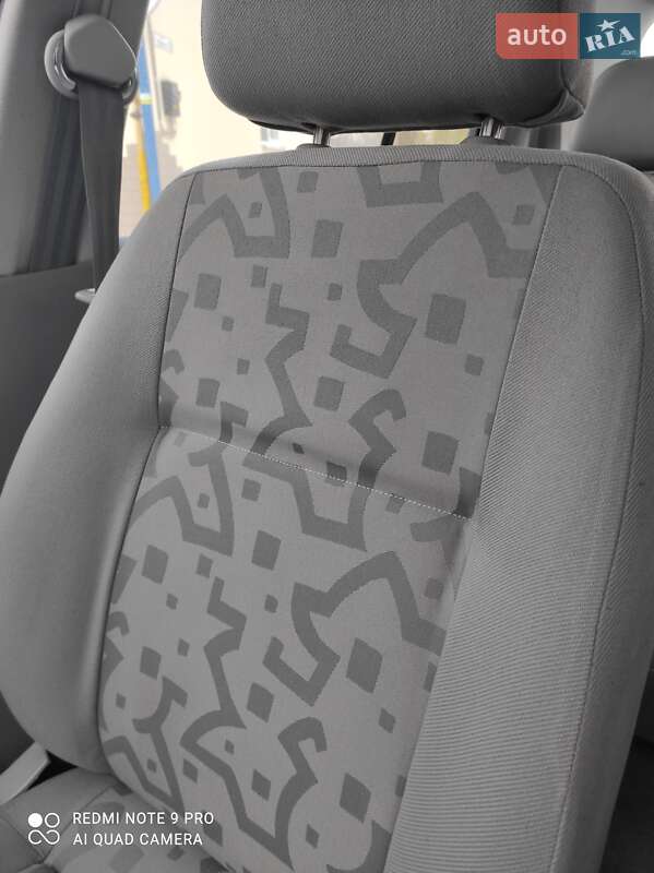 Хэтчбек Volkswagen Golf 1999 в Бродах