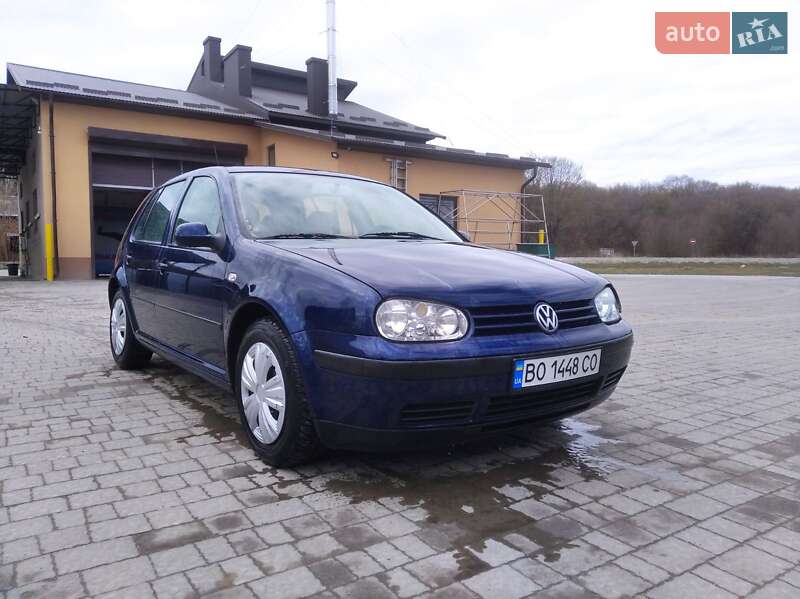Хетчбек Volkswagen Golf 2001 в Теребовлі