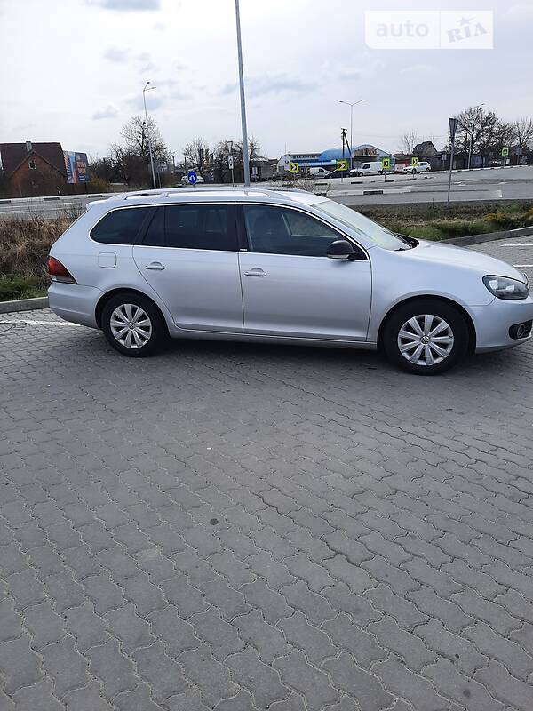 Универсал Volkswagen Golf 2011 в Ужгороде
