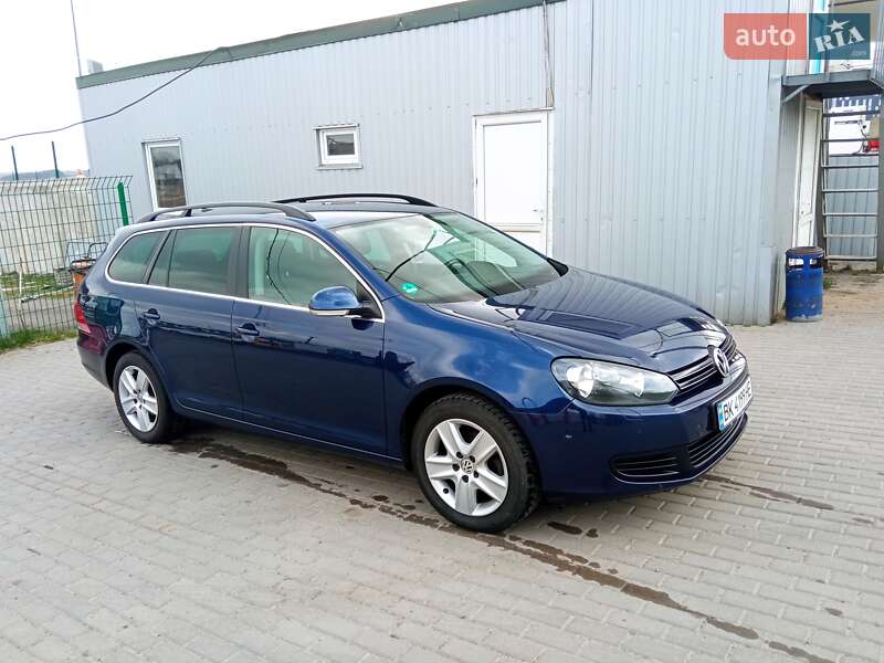 Универсал Volkswagen Golf 2010 в Гоще
