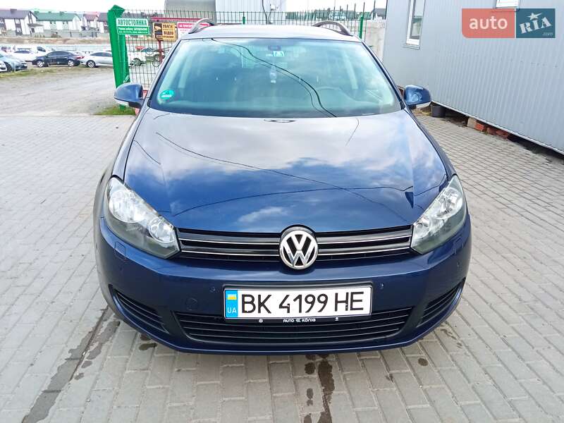 Универсал Volkswagen Golf 2010 в Гоще