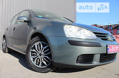 Хэтчбек Volkswagen Golf 2005 в Дрогобыче