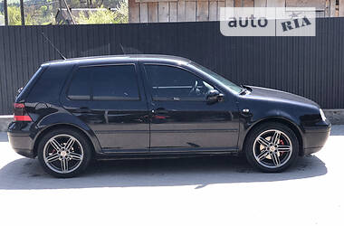 Хэтчбек Volkswagen Golf 1998 в 