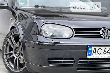 Хэтчбек Volkswagen Golf 2001 в 
