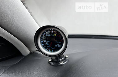 Хэтчбек Volkswagen Golf 2001 в 