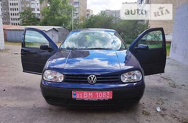 Хэтчбек Volkswagen Golf 2002 в Киеве