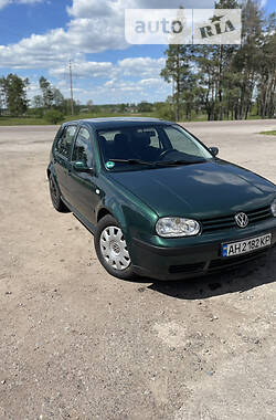 Хетчбек Volkswagen Golf 1999 в Чуднові