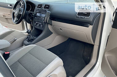 Универсал Volkswagen Golf 2011 в 