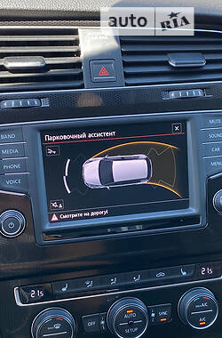 Хэтчбек Volkswagen Golf 2013 в 