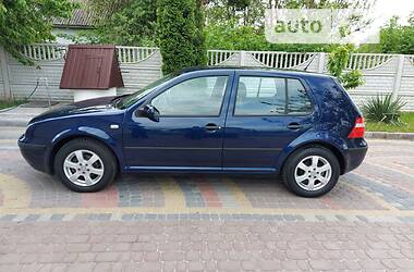 Хэтчбек Volkswagen Golf 2002 в Дубно