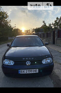 Хэтчбек Volkswagen Golf 2002 в Хмельницком