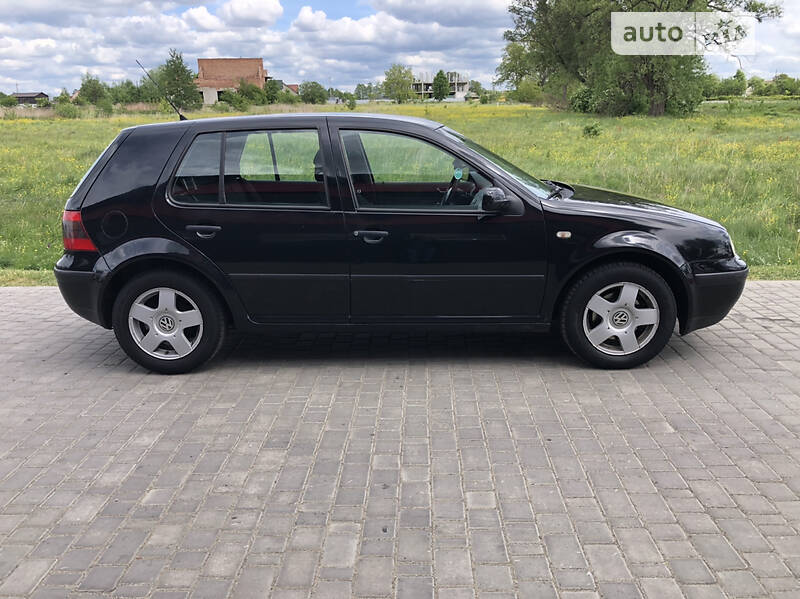 Хэтчбек Volkswagen Golf 1999 в Яворове