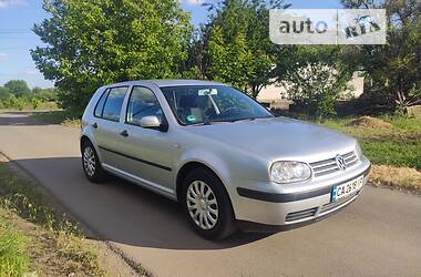 Хэтчбек Volkswagen Golf 2003 в Корсуне-Шевченковском