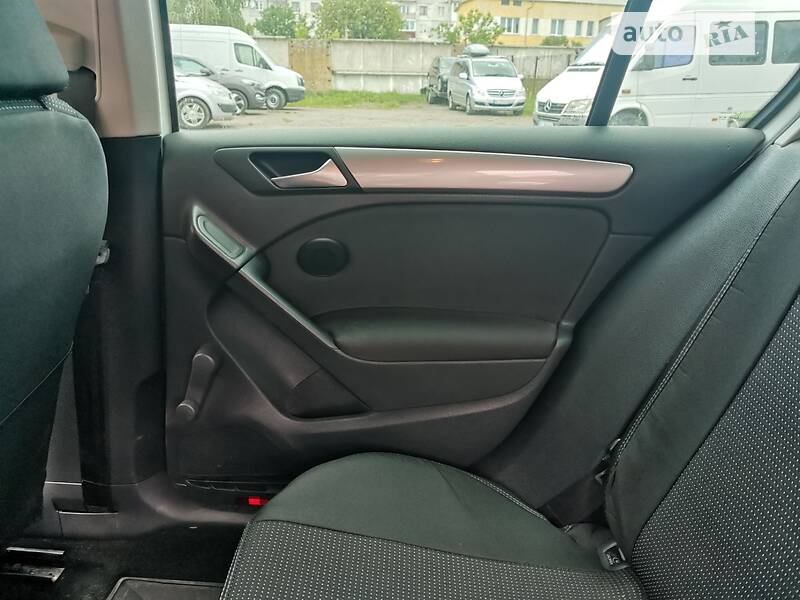 Хэтчбек Volkswagen Golf 2009 в Луцке фото 36 Хэтчбек Volkswagen Golf 2009 в Луцке