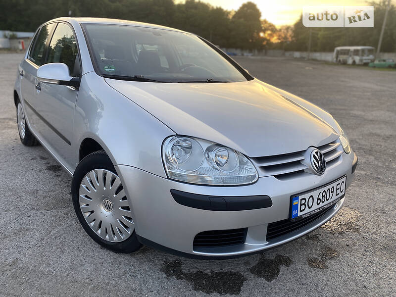 Хэтчбек Volkswagen Golf 2004 в Бучаче