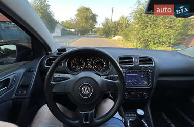 Хэтчбек Volkswagen Golf 2011 в 