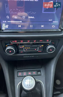Хэтчбек Volkswagen Golf 2011 в 