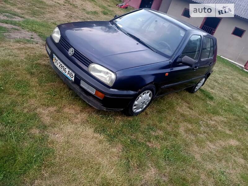 Хетчбек Volkswagen Golf 1997 в Чорткові