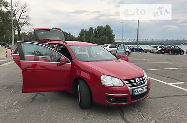 Универсал Volkswagen Golf 2009 в Киеве