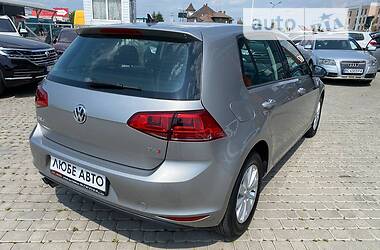 Хэтчбек Volkswagen Golf 2015 в Львове