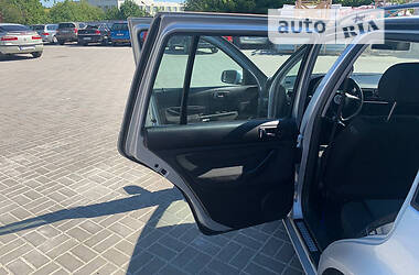 Універсал Volkswagen Golf 2004 в 