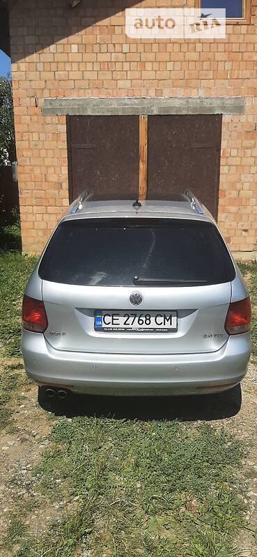 Универсал Volkswagen Golf 2011 в Черновцах