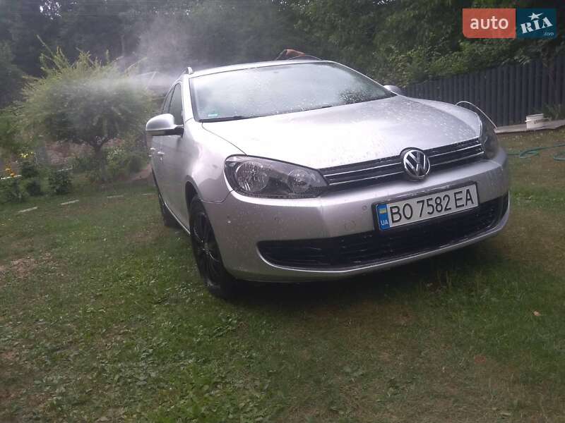 Універсал Volkswagen Golf 2009 в Івано-Франківську