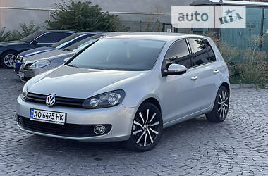 Хэтчбек Volkswagen Golf 2009 в 