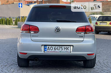 Хэтчбек Volkswagen Golf 2009 в 