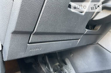 Хэтчбек Volkswagen Golf 2009 в 