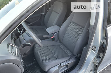 Хэтчбек Volkswagen Golf 2009 в 