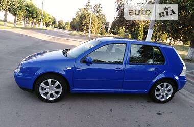 Хэтчбек Volkswagen Golf 2003 в Умани