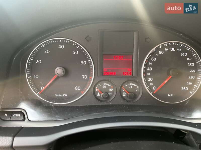 Универсал Volkswagen Golf 2008 в Староконстантинове