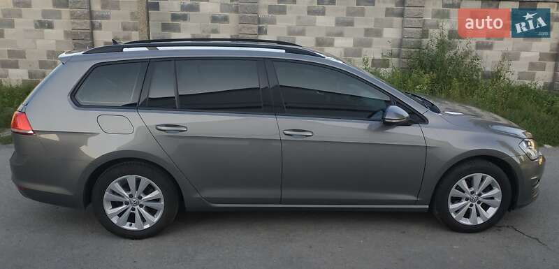 Универсал Volkswagen Golf 2017 в Ровно