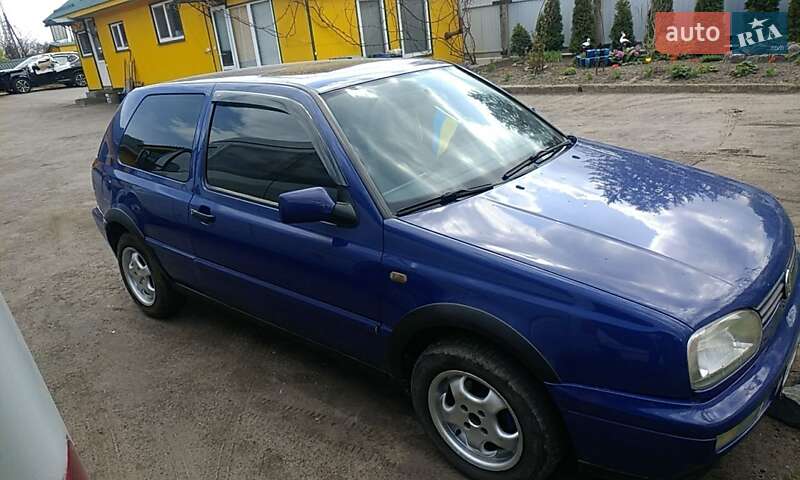 Хэтчбек Volkswagen Golf 1998 в Черкассах