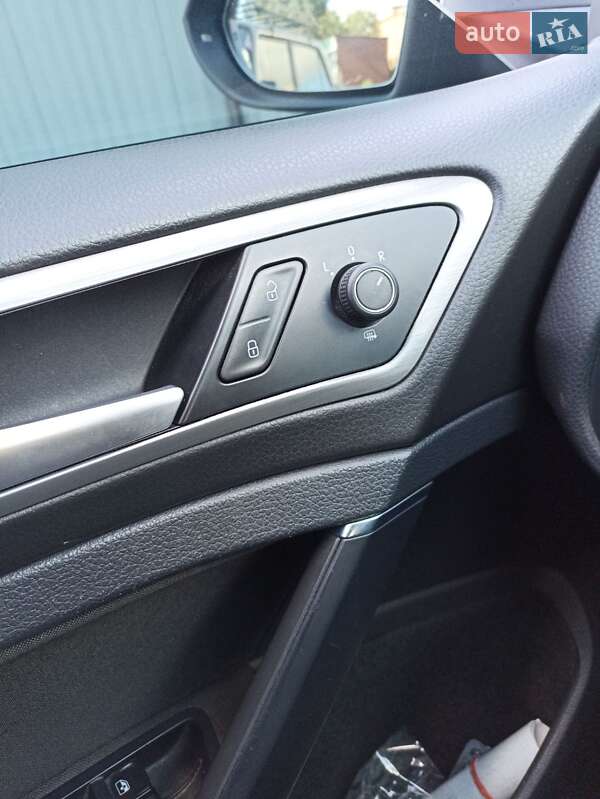 Универсал Volkswagen Golf 2016 в Знаменке