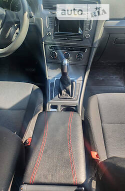 Універсал Volkswagen Golf 2016 в 