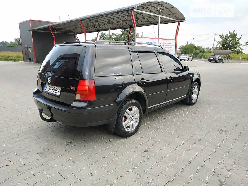 Универсал Volkswagen Golf 2004 в Черновцах