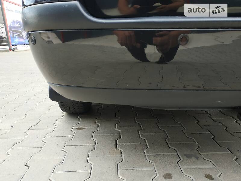 Универсал Volkswagen Golf 2004 в Черновцах