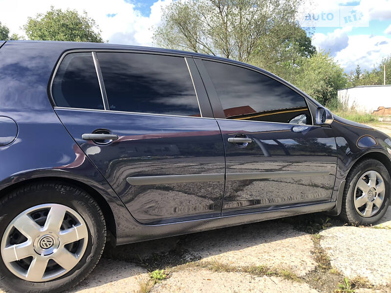 Хэтчбек Volkswagen Golf 2004 в Коломые