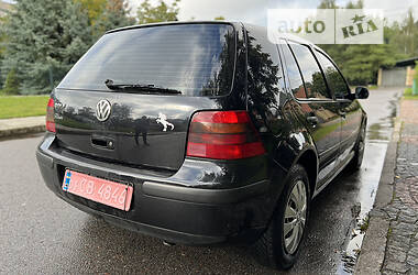 Хэтчбек Volkswagen Golf 2002 в Луцке