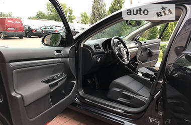 Универсал Volkswagen Golf 2011 в 